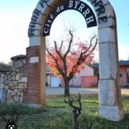 Maison De Village Au Centre De Jusqu'a 5 Personnes Et 1 Bebe Thuir