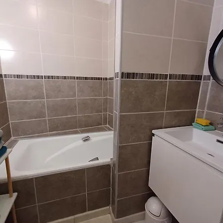 Maison De Village Au Centre De Jusqu'a 5 Personnes Et 1 Bebe Daire *