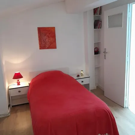 Maison De Village Au Centre De Jusqu'a 5 Personnes Et 1 Bebe *