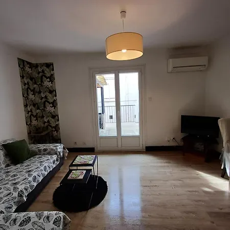 Maison De Village Au Centre De Jusqu'a 5 Personnes Et 1 Bebe Thuir