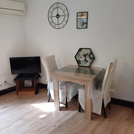Maison De Village Au Centre De Jusqu'a 5 Personnes Et 1 Bebe Apartment Thuir