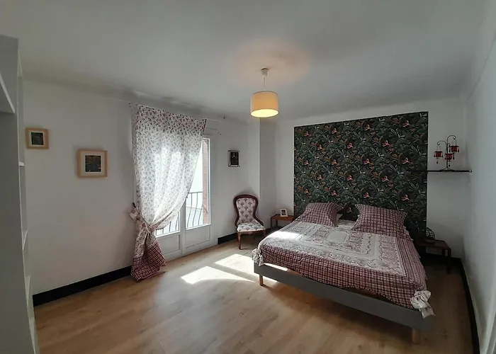 Appartement Maison De Village Au Centre De Jusqu'à 5 Personnes Et 1 Bébé Thuir