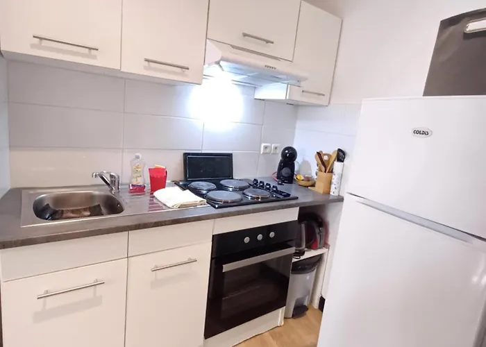 Maison De Village Au Centre De Jusqu'à 5 Personnes Et 1 Bébé Thuir